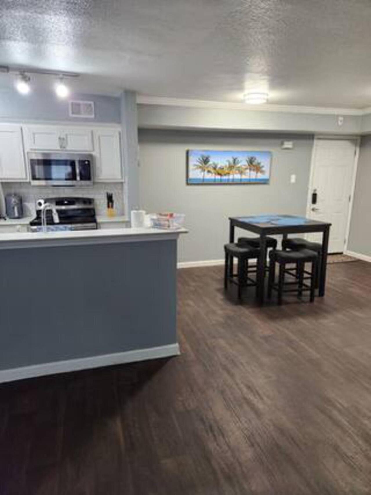 Blue Shark *B501* @ Medical Center 1Br Modern King Apartment With Private Patio Houston Exterior photo